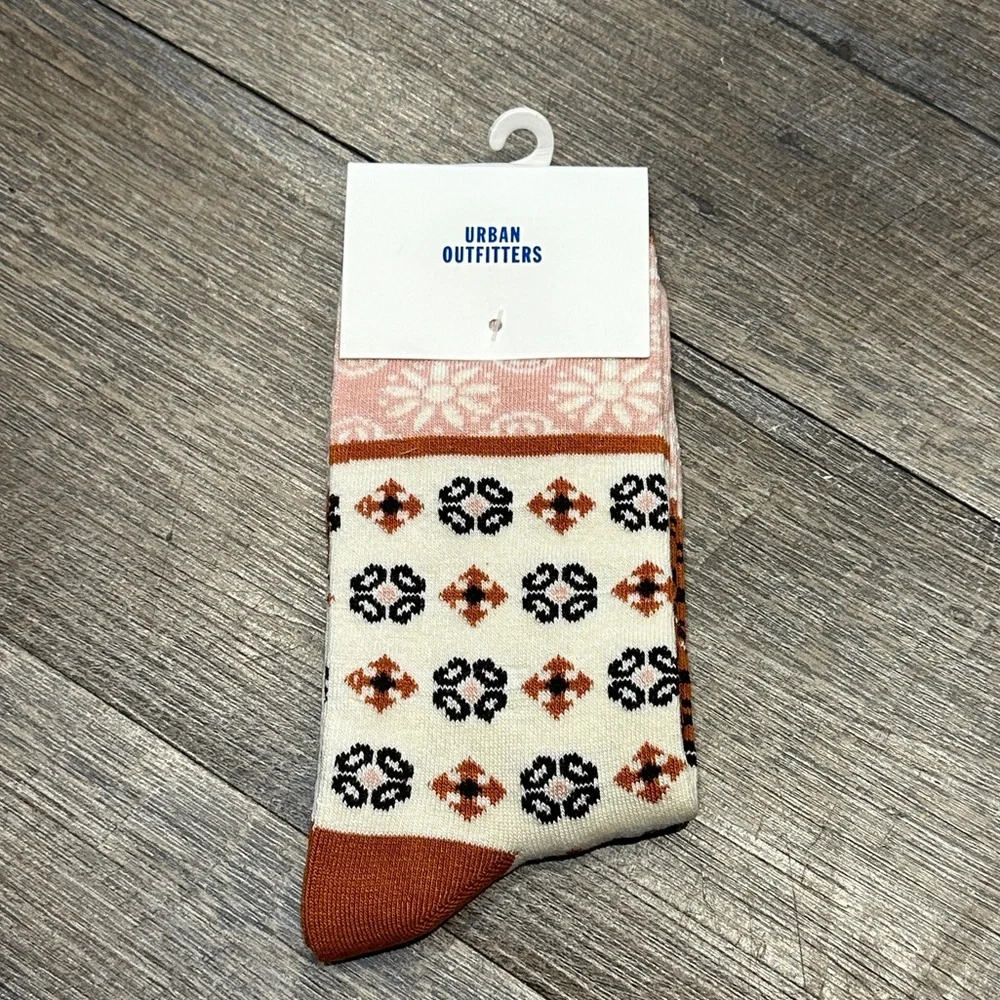 Urban Outfitters Floral Socks - Cream and Brown - Kara Patterned Crew Sock NWT